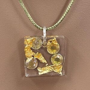 Gold flakes necklace